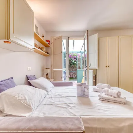 Nice Studio With Garden And Terrace - Happy Rentals *