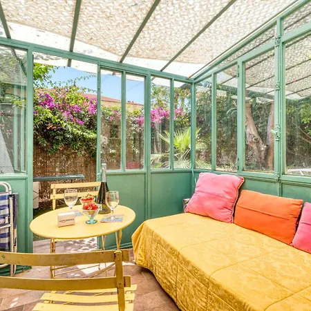 Nice Studio With Garden And Terrace - Happy Rentals *